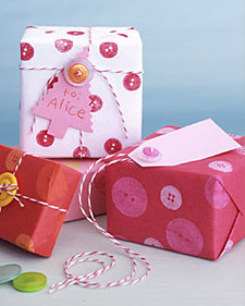Make Button Gift Wrap